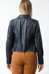 Kurze offene Damen Lederjacke Lammnappa schwarz Stretcheinsatz an den Ärmeln