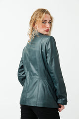 Kurze duenne Damen Lederjacke aus Lammnappa Althema tailliert ohne Wattierung
