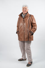 federleichte Damen Lederjacke aus Lammnappa in Mais mit Braun abgesetzt