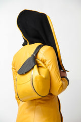 Lange Damenlederjacke tailliert in Lammnappa Gelb mit schwarze Kapuze gestrickt