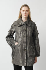 Extravagante Damen Lederjacke in Grau gemustert aus Lammnappa und viele Ösen