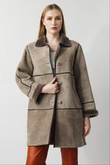 Warme Damen Lammfelljacke in Pelzvelour in Silbergrau