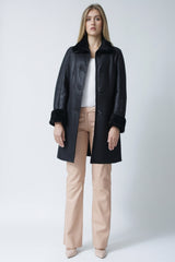 längerer leichter Damen Gehrock aus Lammfell in schwarz Nappalan tailliert