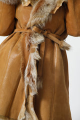Damen Lammfellmante mit Kapuze exklusiv Farbe cognac