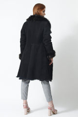 Fantastischer Damen Toscana Lammfell Kurzmantel mit Drucker schließbar in schwarz tailliert - Leder Schmidt Online