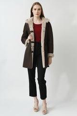 Leichte lange Lammfelljacke in Braun nappiert für die Dame