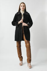 leichte Damen Lammfelljacke in schwarz geknöpft