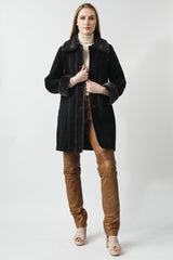 leichte Damen Lammfelljacke in schwarz geknöpft