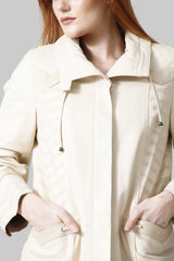 Schicker Damen Leder Kurzmantel Beige in Lammnappa mit besondere Details