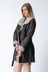 Dunkel braune lange Damen Lammfelljacke mit Reißverschluss