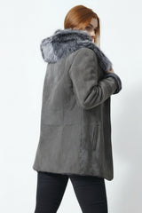 echte leichte Damen Lammfelljacke mit Reißverschluss und großer Kapuze