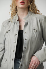 Kurze Damen Lederjacke aus Lammnappa in Ice Blue mit Stehkragen