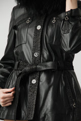 sportliche Gürtellederjacke aus Lammnappa schwarz mit Kapuze und Blaufuchsverbrämung