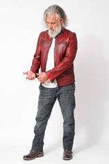 Leicht-kurze-Herren-Lammnappa-Lederjacke im Biker Look in rot.