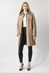 lange Damen Lammfelljacke mit Knopfleiste in beige