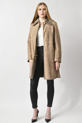 lange Damen Lammfelljacke mit Knopfleiste in beige