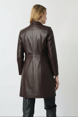 Damen Kurzmantel als Geh-Rock aus feinem Lammnappa in Oxblood