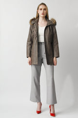 Leichter warmer Damen Parka mit Steppfutter und weichem Lammnappa mit Kapuze