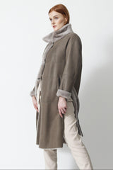 Exklusiver Christ Lammfellmantel in beige in extrem federleicht nappiert