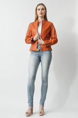 Leichte echte Biker Damen Lederjacke Lammnappa orange mit Stehkragen und tailliert