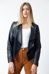 Kurze offene Damen Lederjacke Lammnappa schwarz Stretcheinsatz an den Ärmeln