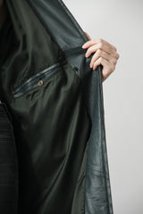 Damen Mantel aus Ziegenleder in Petrol Schwarz mit Schalkapuze abtrennbar und mit Zwei-Wege Zipper