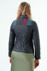 Kurze exklusive Damenlederjacke aus Lammnappa in dunkel Blau mit Stoffmuster