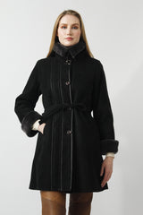 warme Damen Lammfelljacke mit Gürtel in schwarz