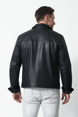 Schlichte Herren Lederjacke in Schwarz Lammnappa mit zwei Eingriffstaschen