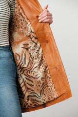 federleichte Damen Lederjacke aus Lammnappa in Mais mit Braun abgesetzt