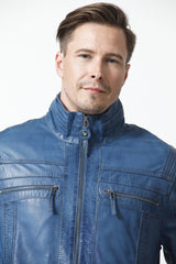 Kurze Herren Lederjacke mit Stehkragen und Brusttaschen in Lammnappa blau mit vielen taschen