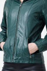 Kurze Damen Lederjacke aus Lammnappa in Petrol tailliert und leicht