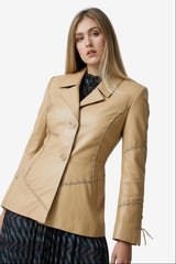 Eleganter Damen Lederblazer aus Lammnappa in camel tailliert zum knöpfen