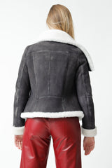 Kurze echte Damen Lammfell-Jacke mit Reißverschluss und großem Kragen in der Farbe schwarz vintage look