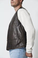 Herren Weste in Lammnappa dunkelbraun mit Knöpfe und viele Taschen