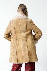 Lange leichte Damen Lammfelljacke aus spanischem Entrefinolamm Toskanalammfellkragen in Cognac