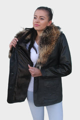 Halblange Damen Lederjacke mit großem Fellkragen