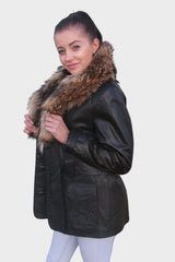 Halblange Damen Lederjacke mit großem Fellkragen