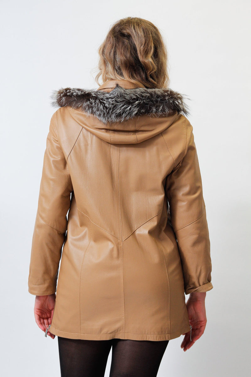 Wattierter Leder Damen Parka mit Kapuze, Lammnappa cognac und Silberfuchs
