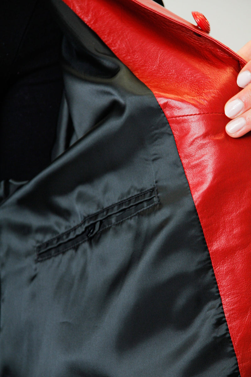 Damen Ledermantel als Swinger Ziegennappa rot Schwarz mit Schalkapuze