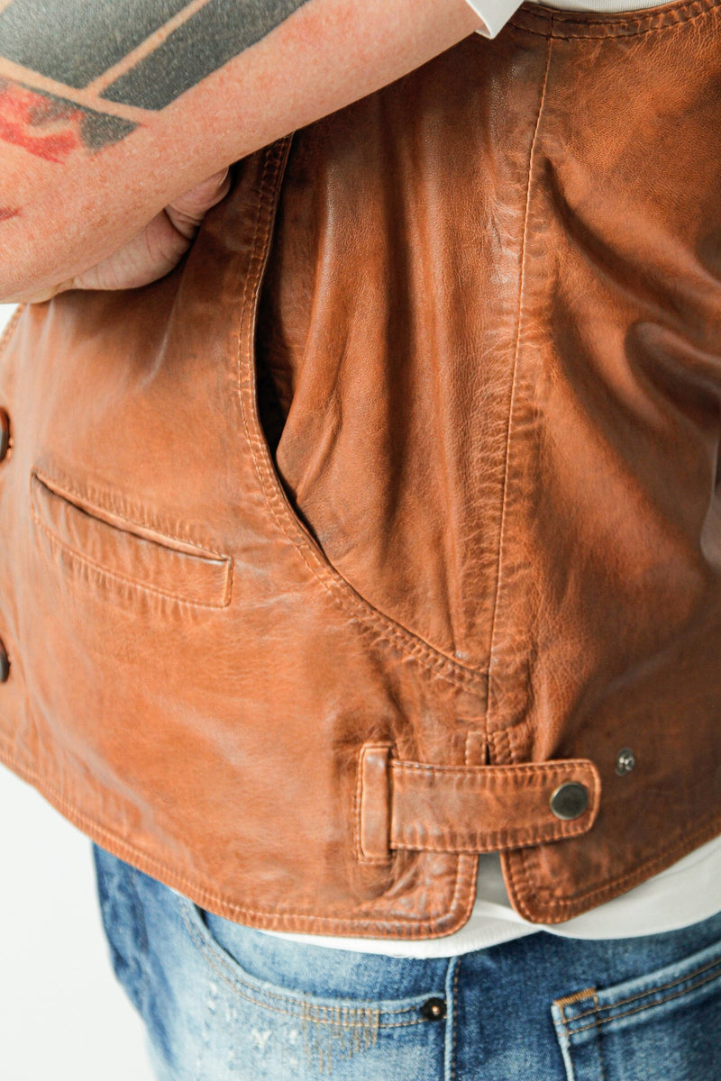 Sportliche leichte Herren Lederweste aus Lammnappa in cognac vintag Look