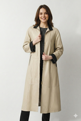Ledermantel für elegante Frau, Farbe beige, zweiwege Reißverschluss, Schalkapuze,Seitenreißverschlüsse