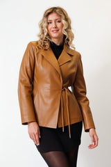 Eleganter echte Damen Lederblazer in cognac aus Lammnappa mit Gürtel 