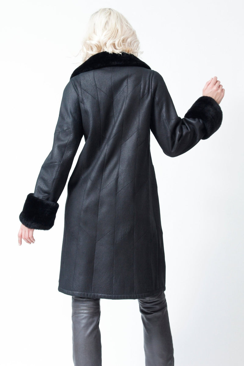 schwarzer Lammfellmantel Damen