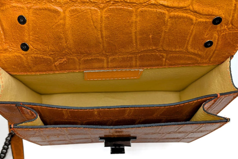 Schicke Handtasche für Damen, ein optischer Hingucker in orange