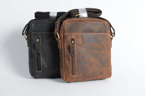 Mittlere Unisex Schultertasche aus Rindleder in Cognac, Braun und Schwarz
