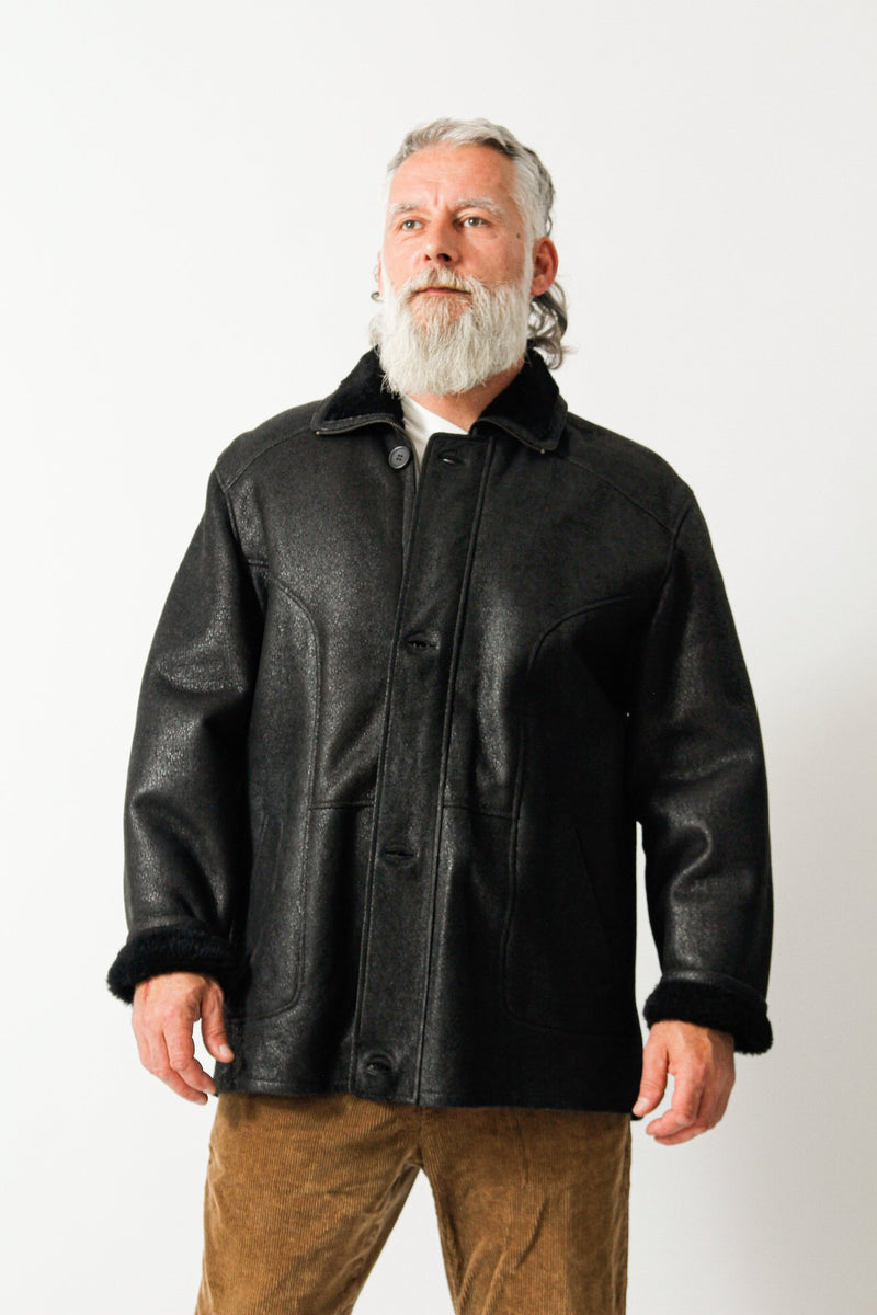 Echte Halblange Herren Winter Lammfelljacke  in schwarz halbnappiert gefärbt