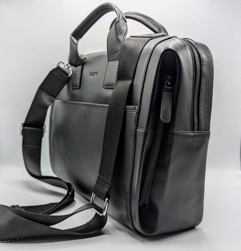Geräumige Businesstasche in schwarz aus echtem Leder mit guter Innenaufteilung 