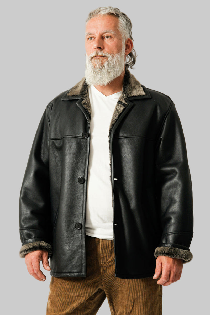 Klassische Herren Winter Lammfelljacke in schwarz nappiert zum knöpfen schließbar