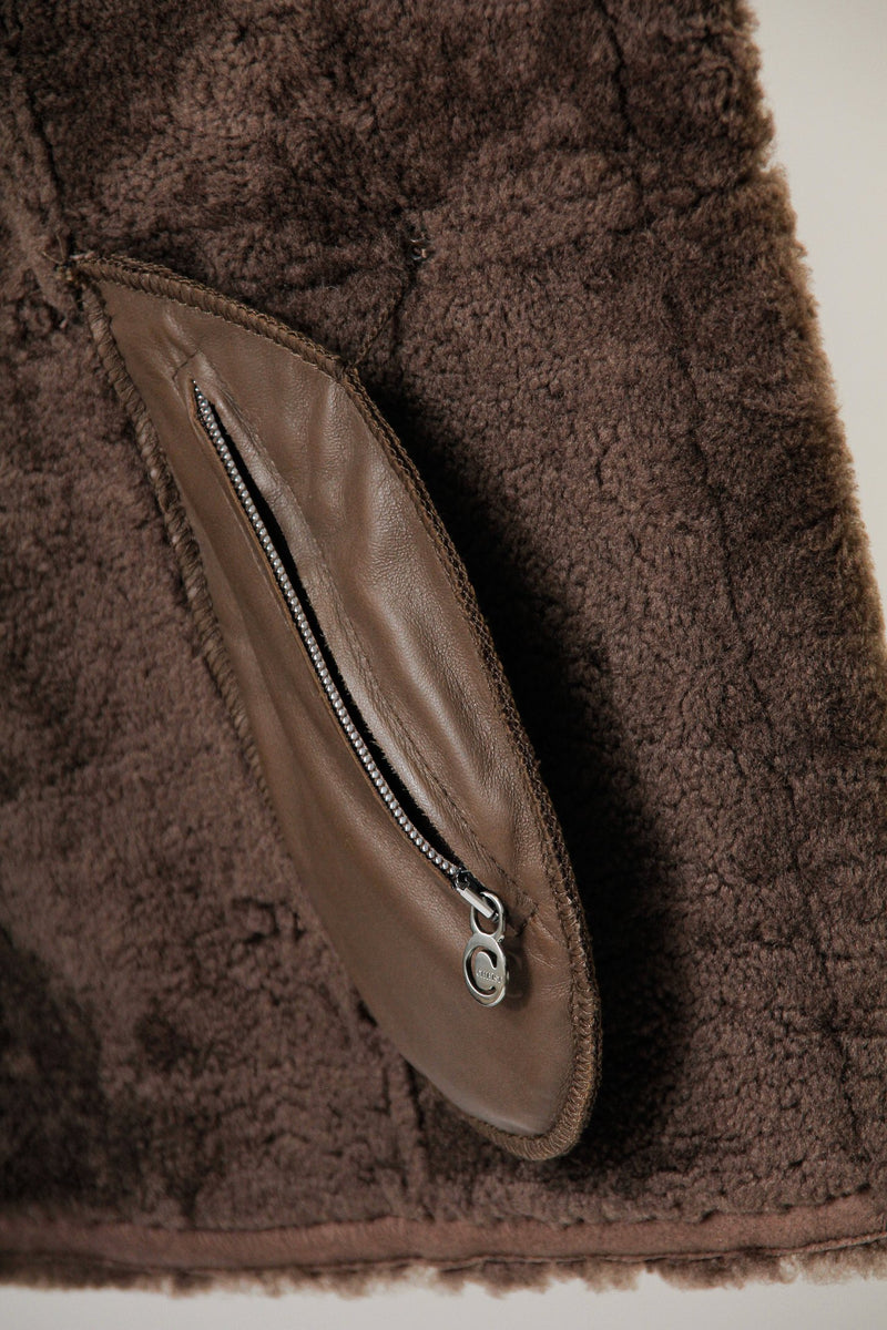 Kurze Christ Damen Lammfelljacke in braun nappiert tailliert zum 